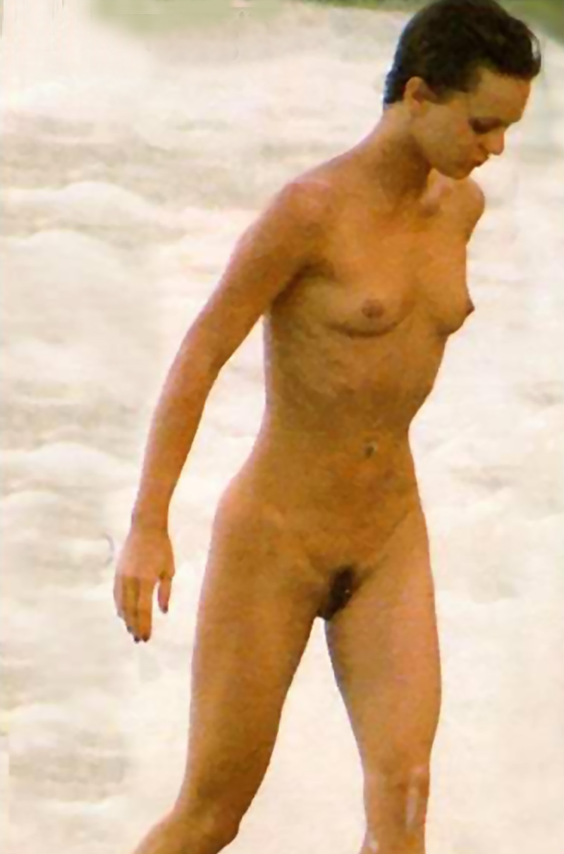 Vanessa Paradies Nude 81