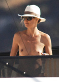 Heidi Klum topless on a yacht (08/2008)