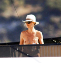 Heidi Klum topless on a yacht (08/2008)