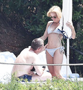 Gillian Anderson oops on vacation in Italy