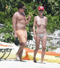 Heidi Klum topless in Mexico (4/2014)