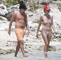 Heidi Klum topless in Mexico (4/2014)