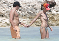 Heidi Klum topless in Mexico (4/2014)
