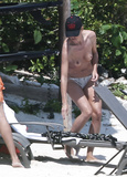 Heidi Klum topless in Mexico (4/2014)