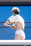 Miley Cyrus topless in Sydney (10/2014)