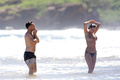 Lara Bingle sunbathing topless in Hawaii (8/2014), p. 2