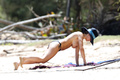 Lara Bingle sunbathing topless in Hawaii (8/2014), p. 1