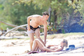 Lara Bingle sunbathing topless in Hawaii (8/2014), p. 1