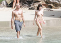 Kelly Brook sunbathing topless in St. Bart’s (11/2005)