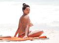 Kelly Brook topless sunbathing in Cancun (6/2013)