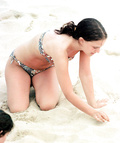 Natalie Portman - topless in St. Bart's (1/2000) p I