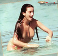 Penélope Cruz - topless at the beach (2/2002)