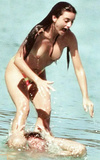 Penélope Cruz - topless at the beach (2/2002)