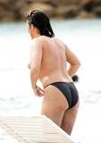 Jessie Wallace topless in Carribean (5/2007)