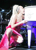 Miley Cyrus full frontal and oops pics