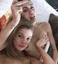 Miley Cyrus shows pussy and nude boobs