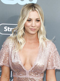 Kaley Cuoco sexy photos
