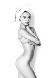 Alexis Ren goes nude