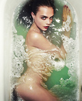 Cara Delevingne goes naked