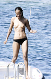Zoe Saldana topless in Sardinia (8/2021)