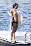 Zoe Saldana topless in Sardinia (8/2021)