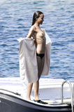 Zoe Saldana topless in Sardinia (8/2021)