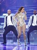 Jennifer Lopez shows off her booty