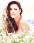 Kelly Brook goes completely nude