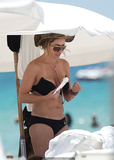 Elen Rivas in black bikini at Miami Beach - August 04, 2011