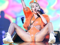 Miley Cyrus Pussy in Sidney (9 Photos)