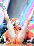 Miley Cyrus Pussy in Sidney (9 Photos)