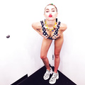 Miley Cyrus Sexy (5 New Photos)