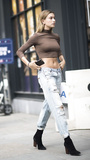 Hailey Baldwin Pokies (4 Photos)