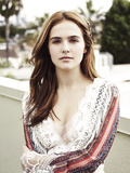 Zoey Deutch Cleavage (1 Photo)