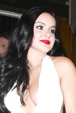 Ariel Winter Cleavage & Upskirt (59 Photos)