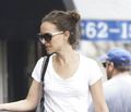 Natalie Portman Pokies (3 Photos)