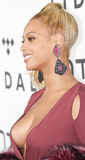 Beyonce Cleavage (31 Photos)