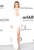 Gigi Hadid Cleavage (6 Photos)