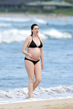Anne Hathaway in a Bikini (38 Photos)