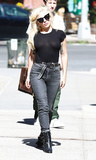 Lady Gaga Braless (14 New Photos)