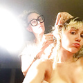 Miley Cyrus Sexy Selfies (6 Photos)