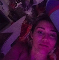 Miley Cyrus Sexy Selfies (6 Photos)