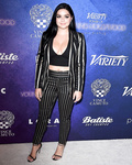 Ariel Winter Cleavage (27 Photos)