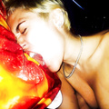 Miley Cyrus Topless (2 New Photos)