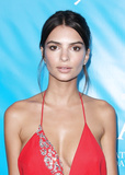 Emily Ratajkowski Braless (14 Photos)