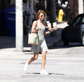 Sarah Hyland Braless (15 Photos)