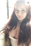 Ariel Winter Sexy (2 Photos)