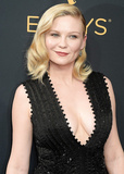 Kirsten Dunst Cleavage (158 Photos)
