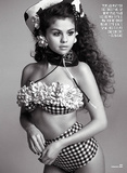 Selena Gomez Topless (7 Photos)