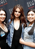 Selena Gomez Sexy (8 Photos)